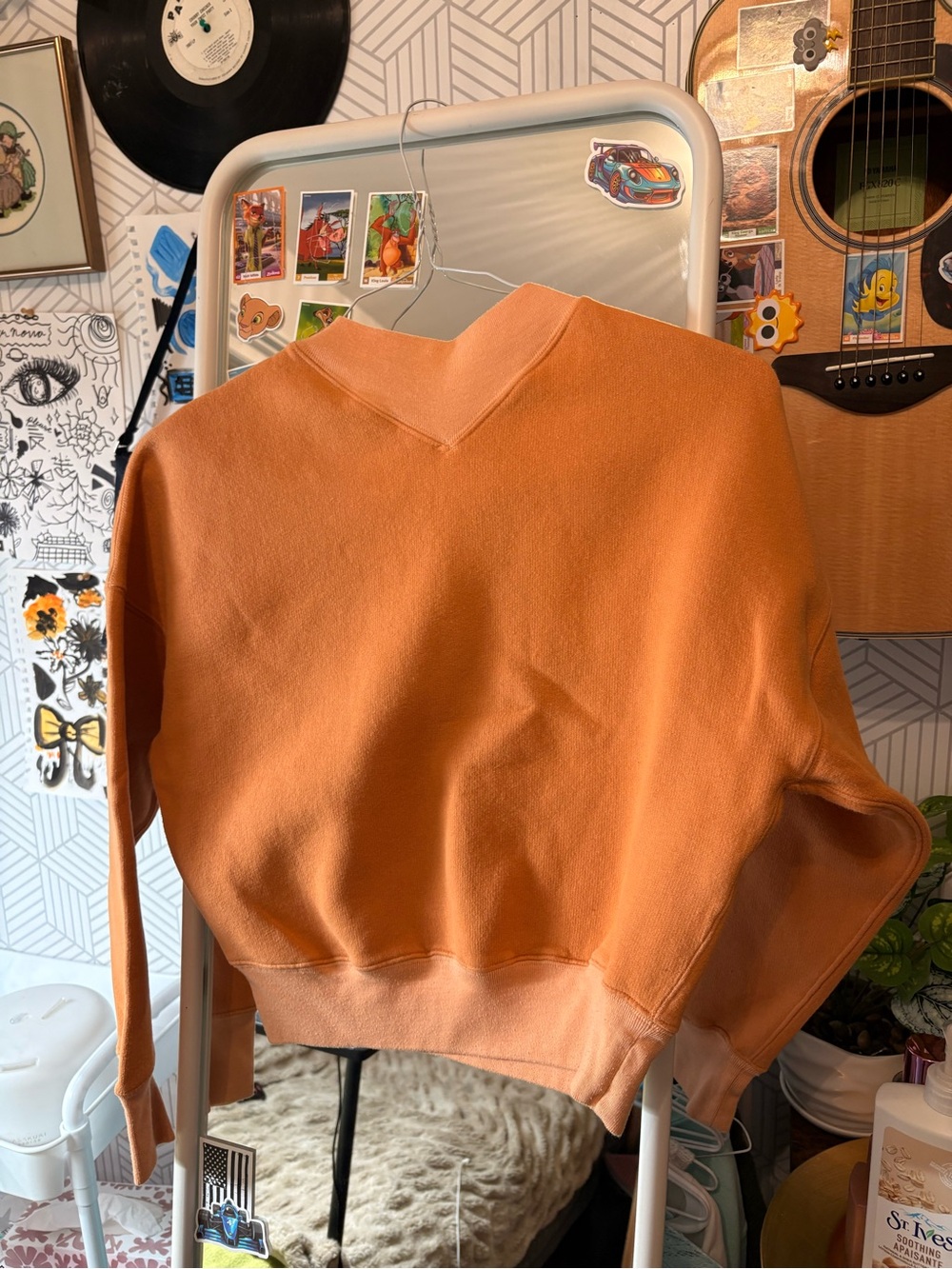 Wilfred Cropped Burnt Orange V-Neck Sweatshirt